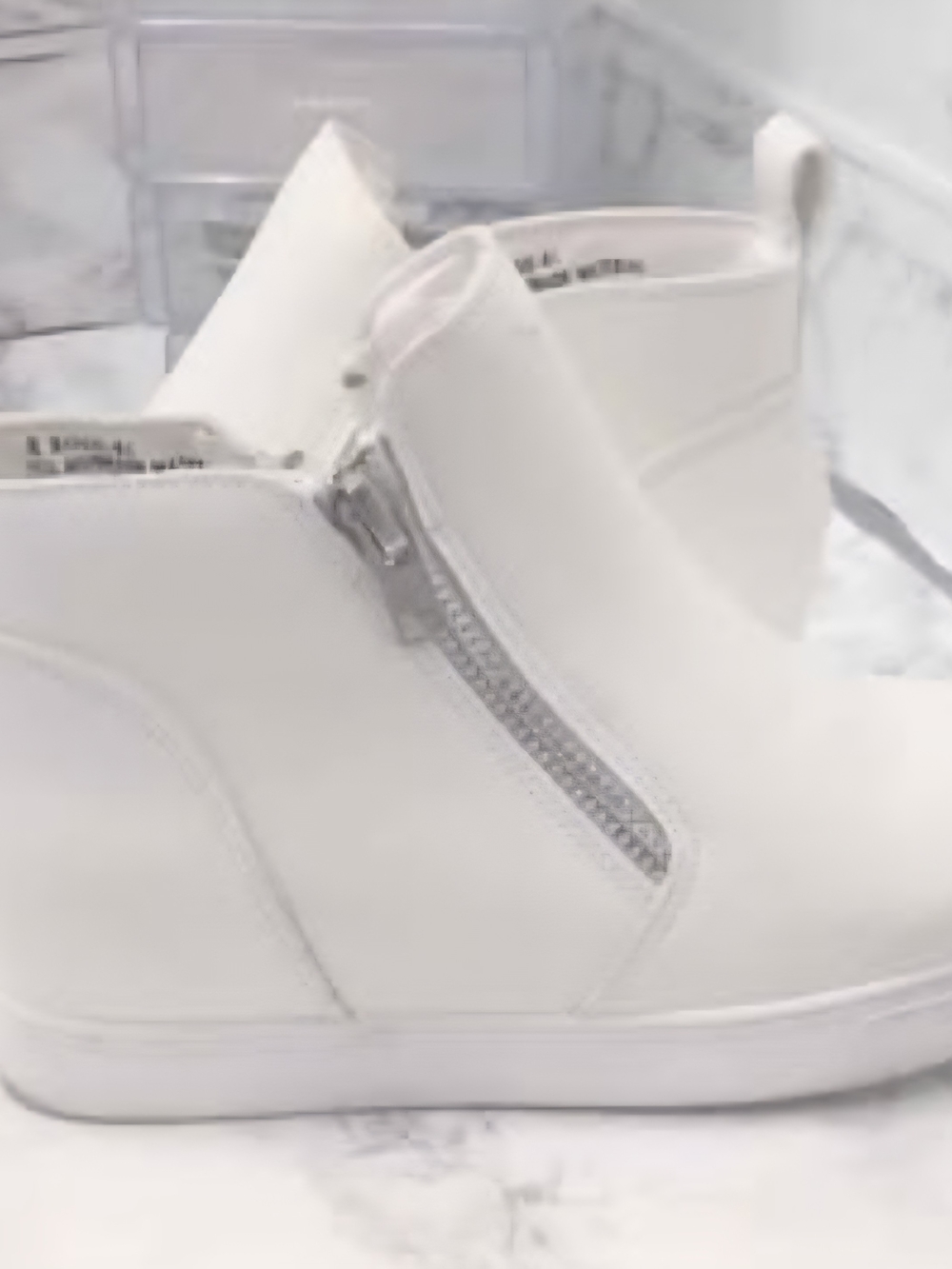 ShoeDazzle Women’s White Faux Leather Ankle Bootie Round Toe Zip Wedge US 8
